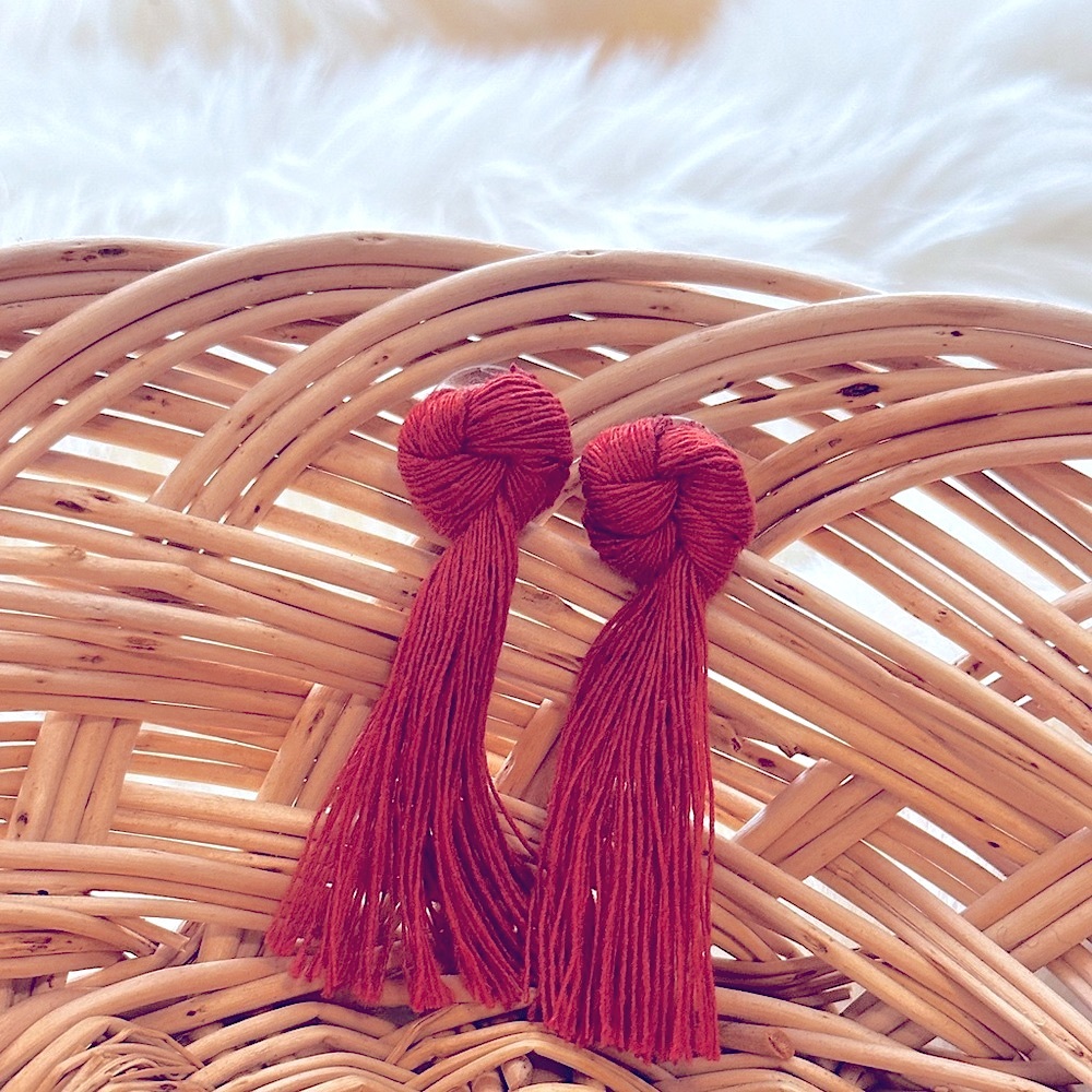 NeW:MaCrAmÈ MoDeRn CoTToN KnOttEd EaRriNg StUdS eArRiNgS hAnDcRaFtEd By LaNeY